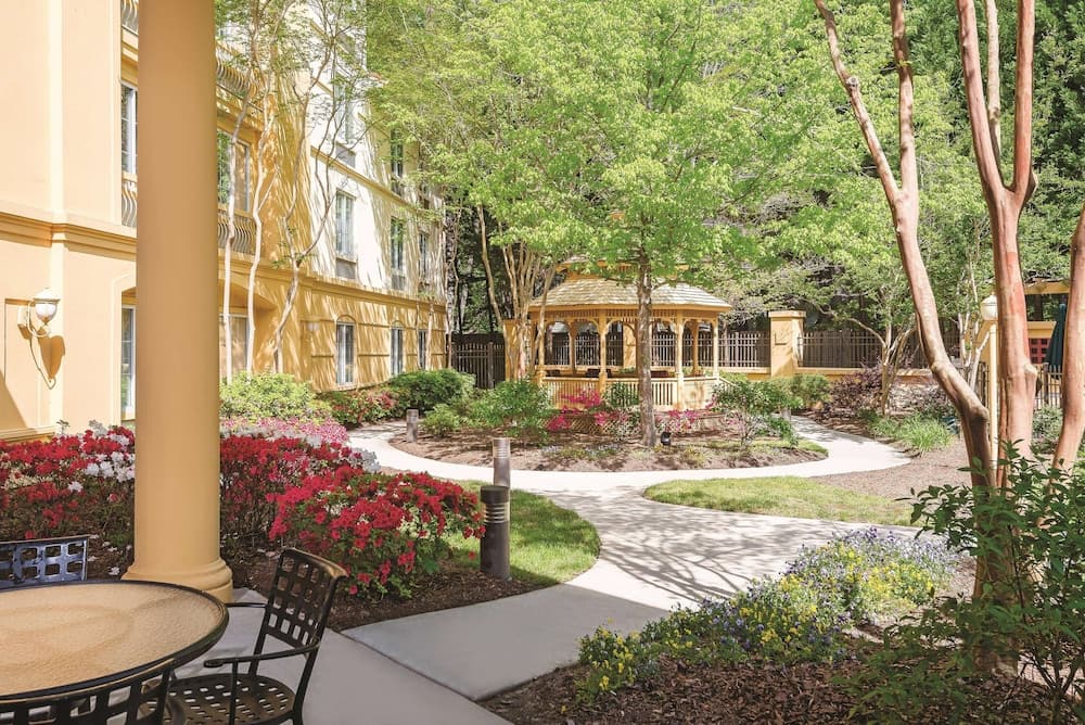 La Quinta Inn & Suites by Wyndham Univ Area Chapel Hill