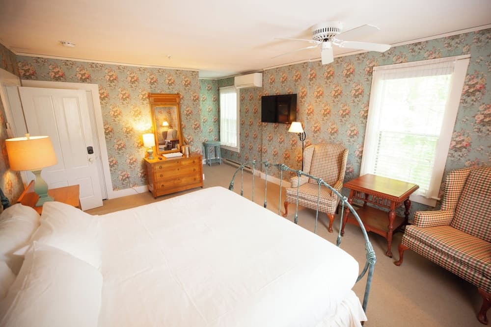 Yellow House Inn