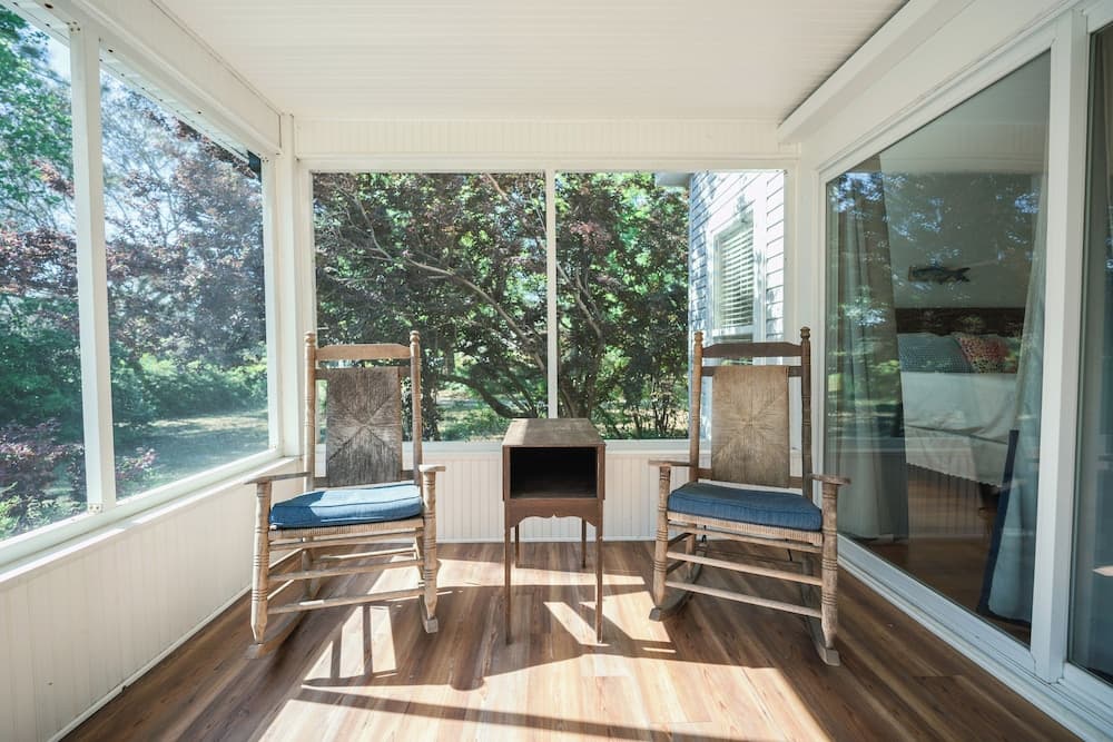 Secluded Waterfront Retreat for 23 Dock, Pets OK
