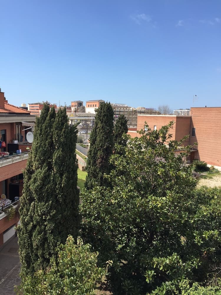 E H SUITES ROME AIRPORT