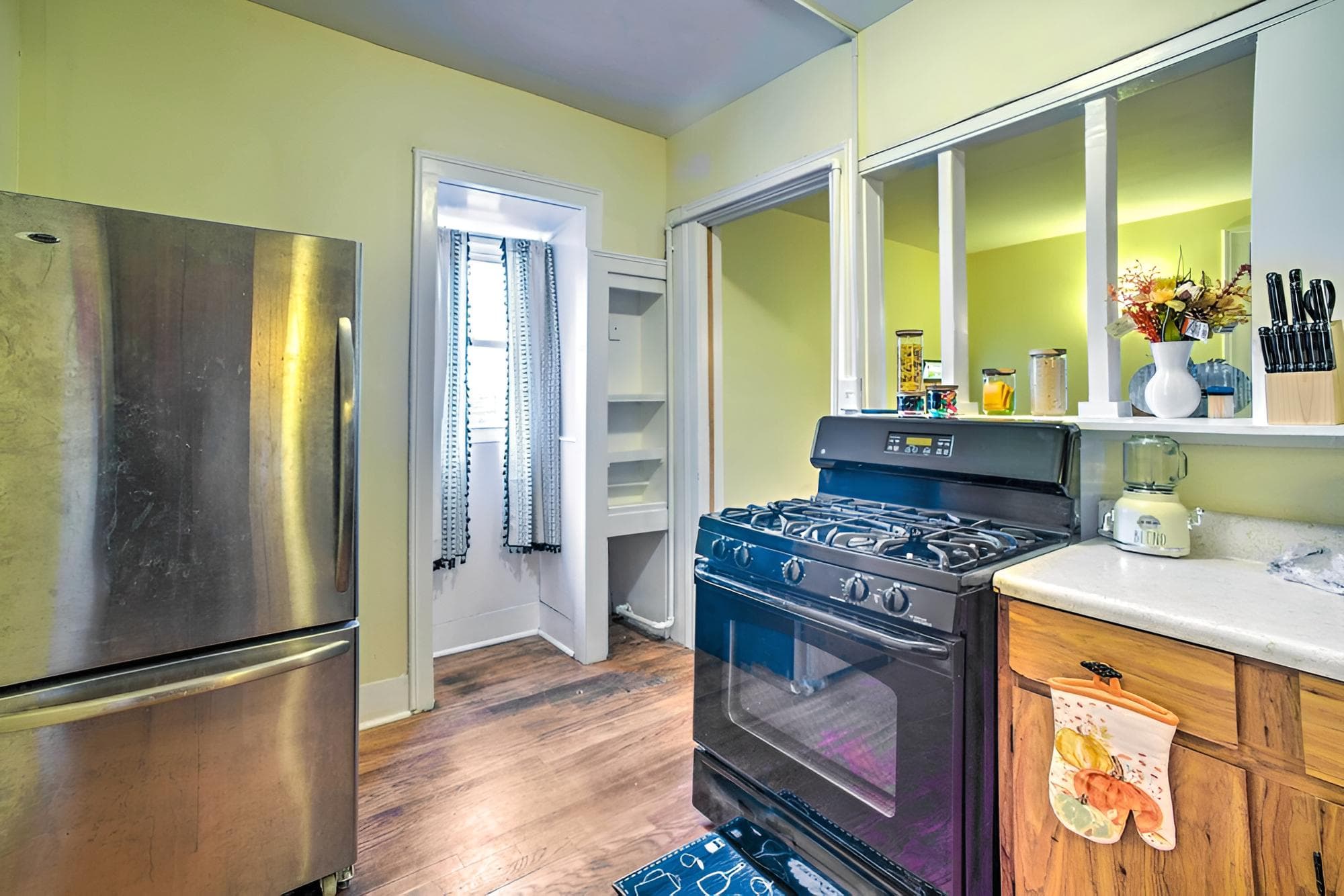 Troy Townhome: 10 Mi to Downtown Albany!