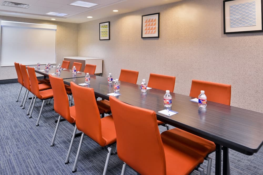 Holiday Inn Express & Suites Selma by IHG