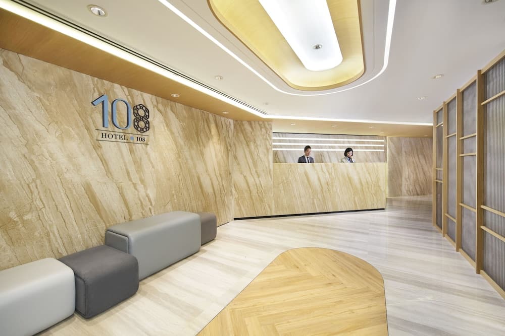 Hotel 108