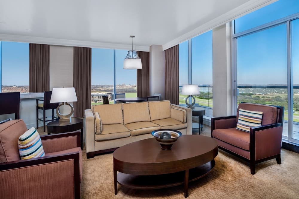 Renaissance Dallas North Hotel