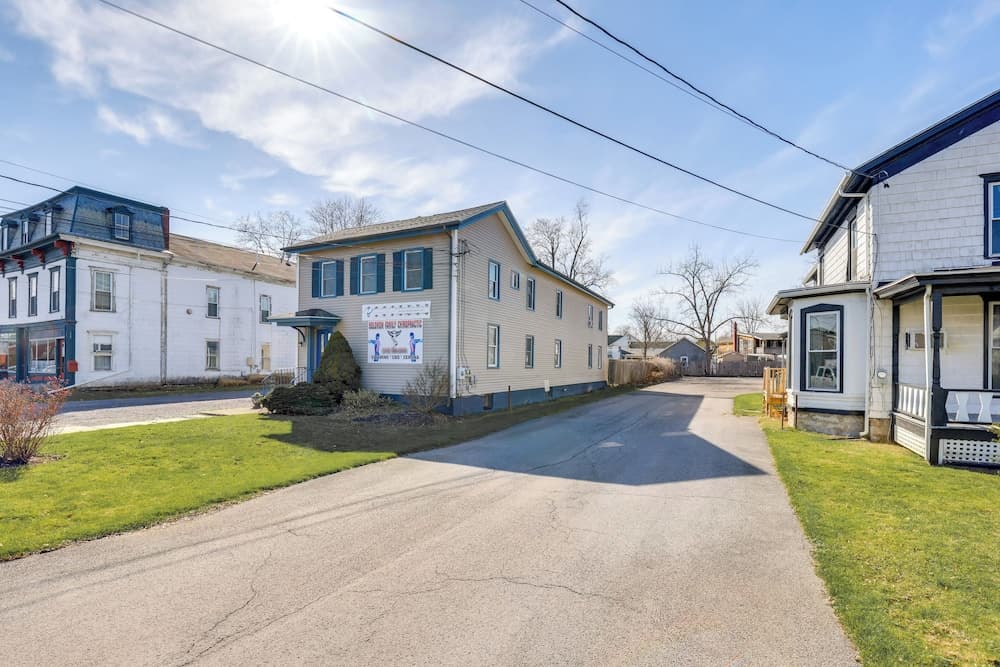 1 Block to Dtwn Seneca Falls: Apartment w/ Yard!