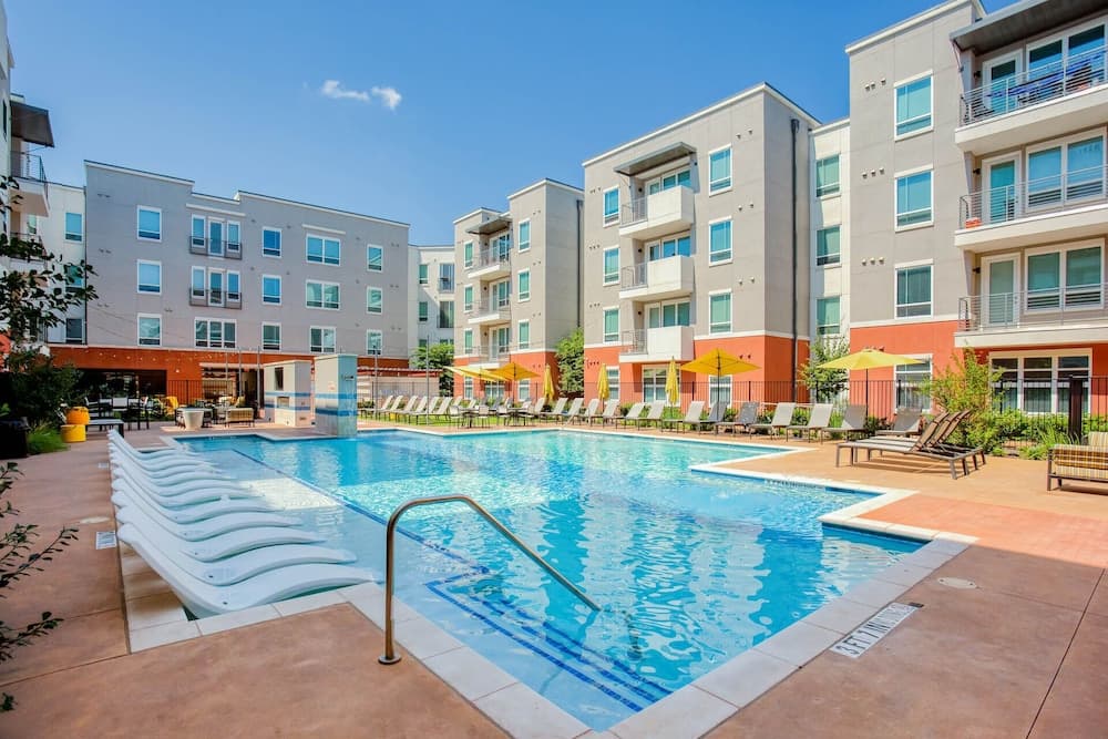 Landing Apartments Downtown Arlington
