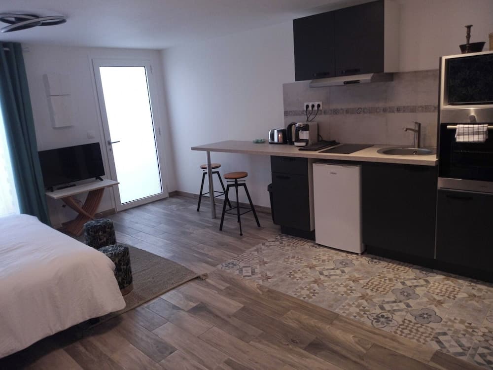 Modern Studio - 2P - Orly