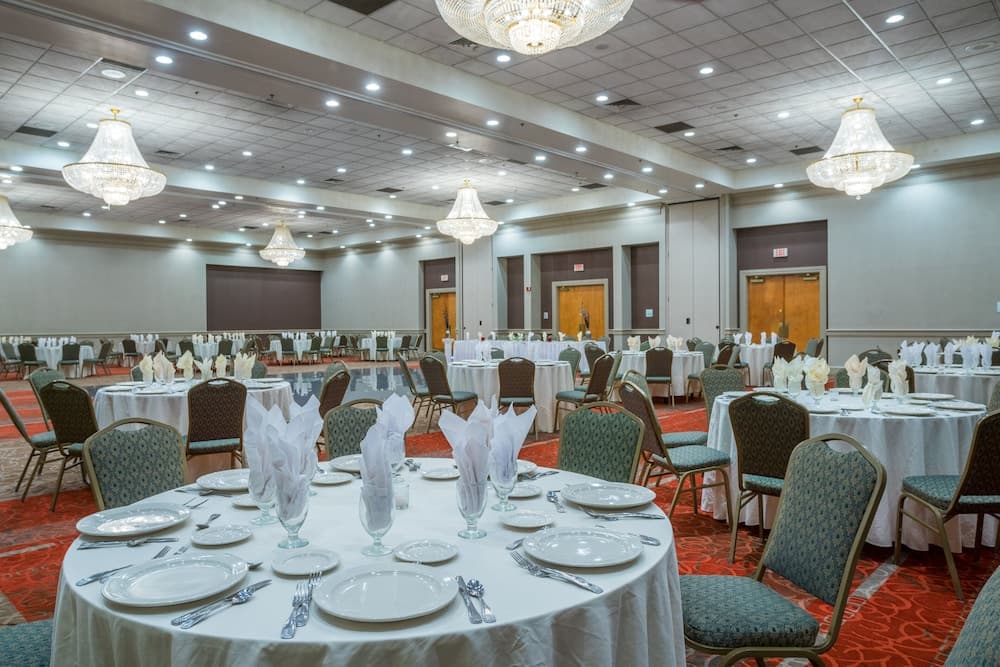 Holiday Inn Harrisburg - Hershey Area, I-81 by IHG