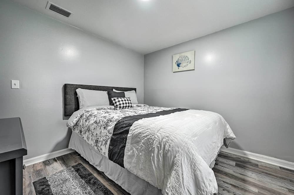 Spacious Brandon Home w/ Private Outdoor Pool