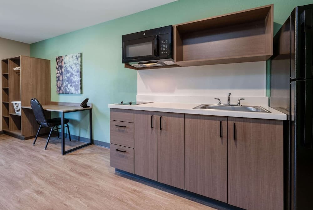 ECHO Suites Extended Stay by Wyndham Richmond West