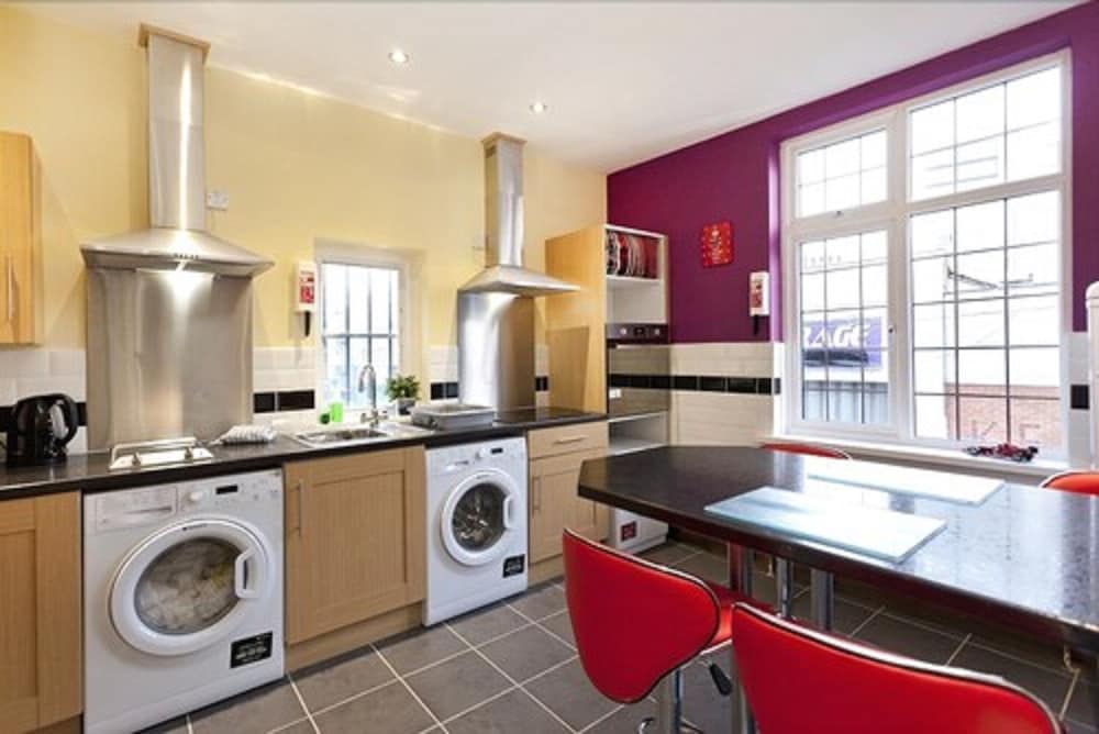 Victoria Centre Apartments & Annexe