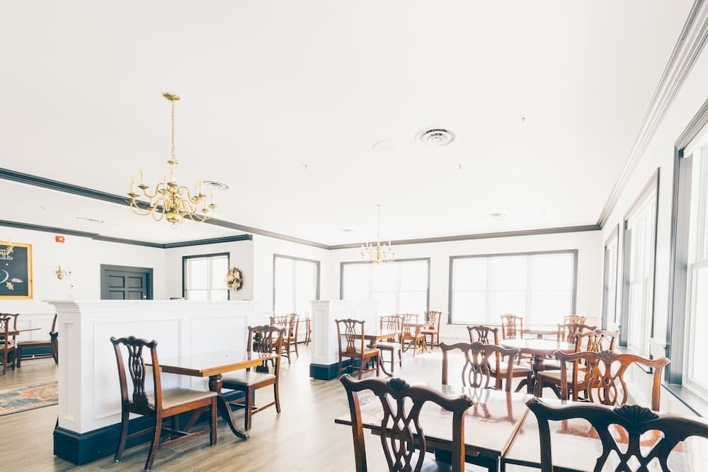 Loyalist Country Inn & Conference Centre