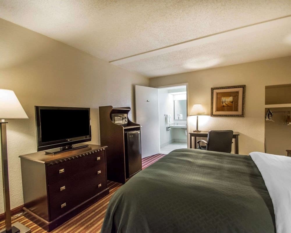 Quality Inn & Suites at Tropicana Field