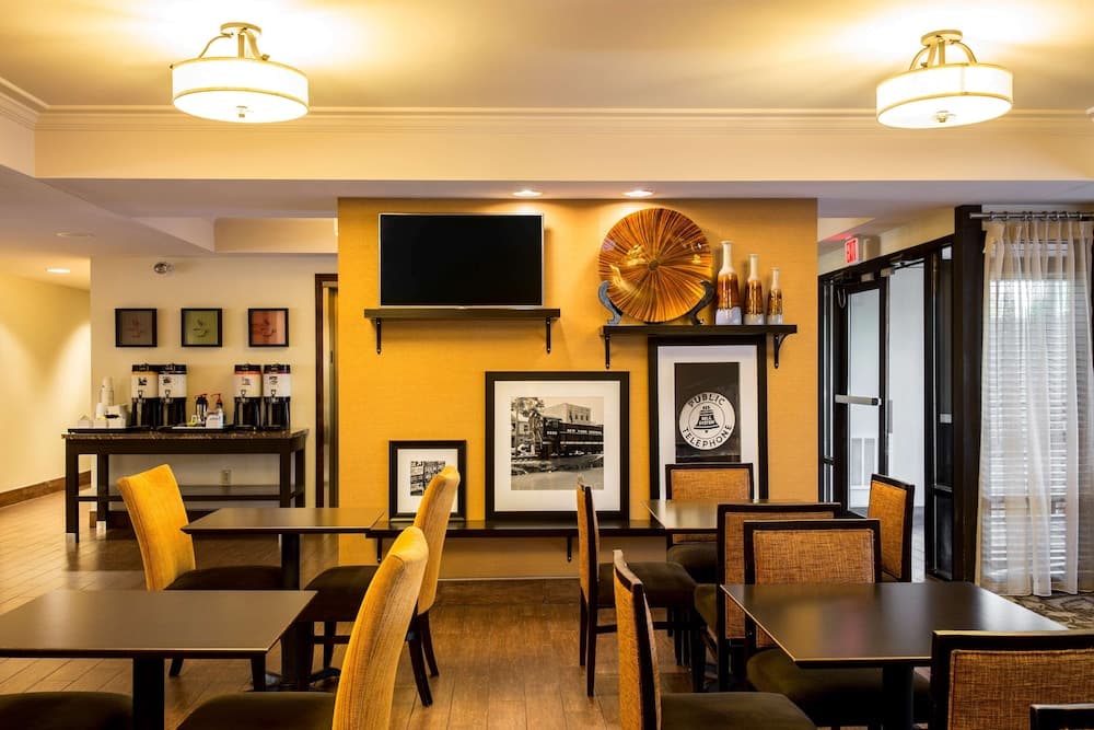 Hampton Inn Philadelphia-International Airport