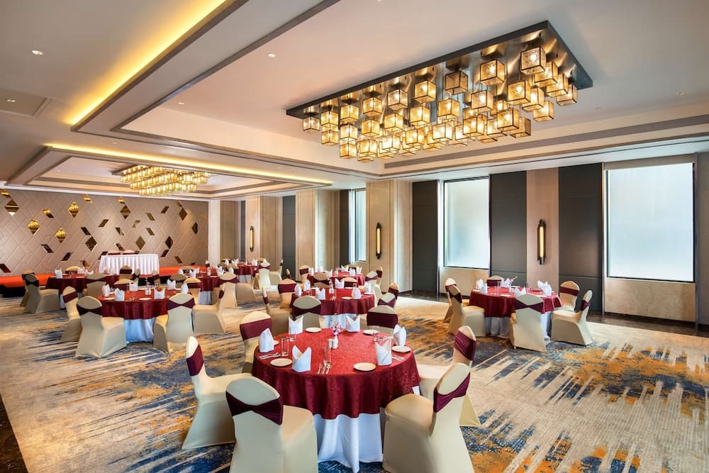 Royal Hometel Suites Dahisar Mumbai