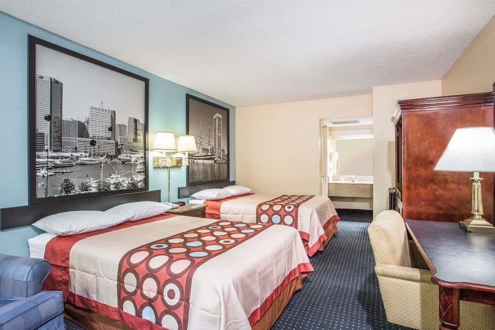Super 8 by Wyndham Camp Springs/Andrews AFB DC Area