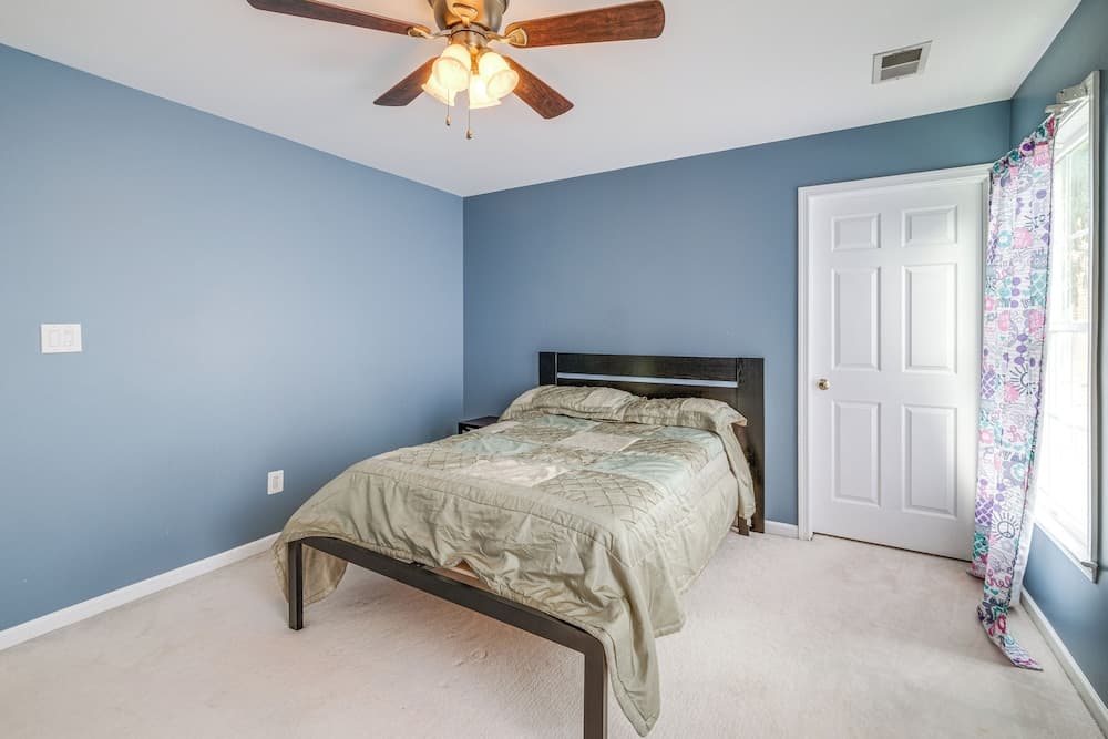 4 Mi to Dulles Airport: Spacious D.c. Area Home