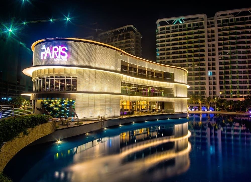 Azure Urban Resort Staycation