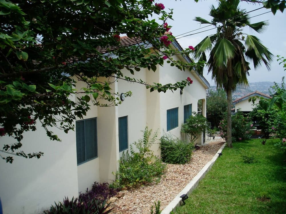 Nimohs' Holiday Home Mccarthy Hill Accra-ghana With Acs