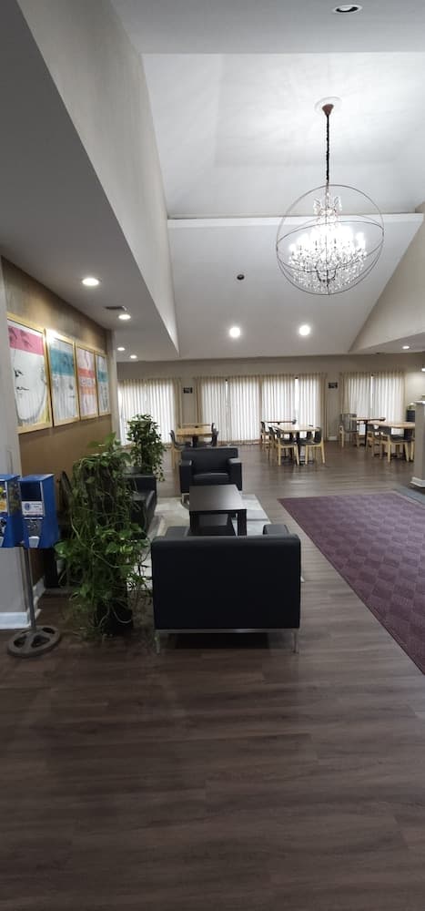 AmericInn by Wyndham Fort Atkinson