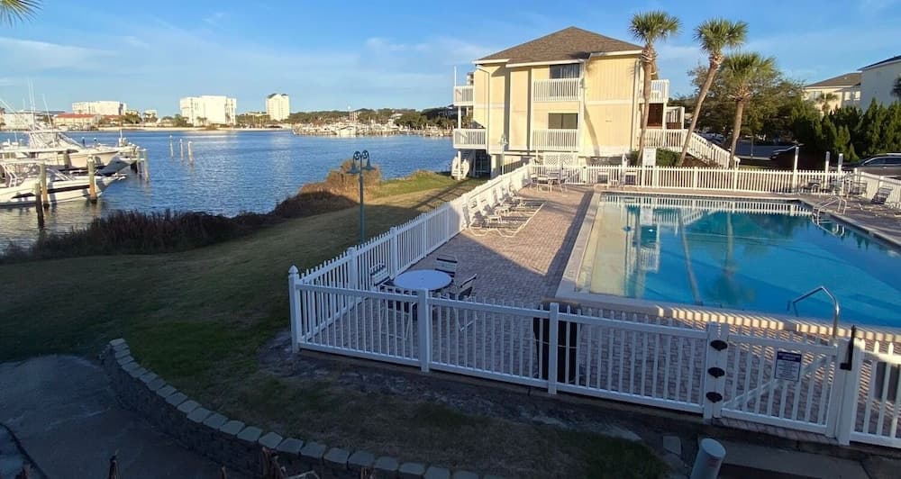 Seascape 4231 2 Bedroom Condo by RedAwning