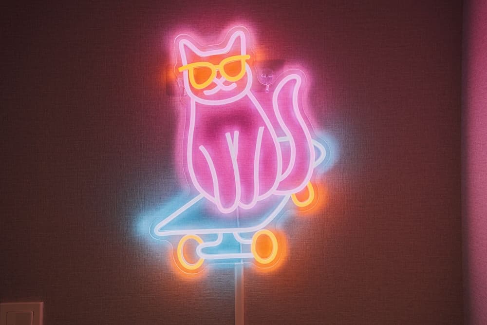 Shinjuku Neon Den 102