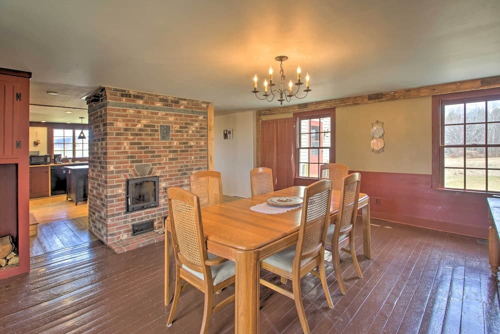 Charming Lovell Farmhouse - 17 Acres w/ Mtn Views!