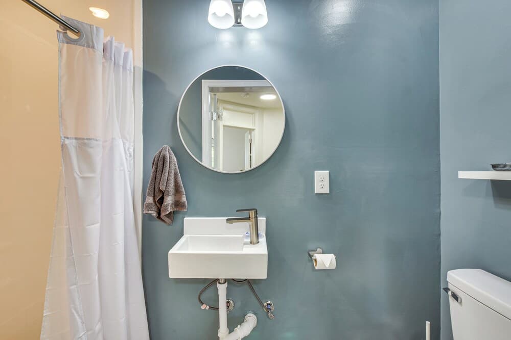4 Mi to Clemson : Pet-friendly Seneca Cottage
