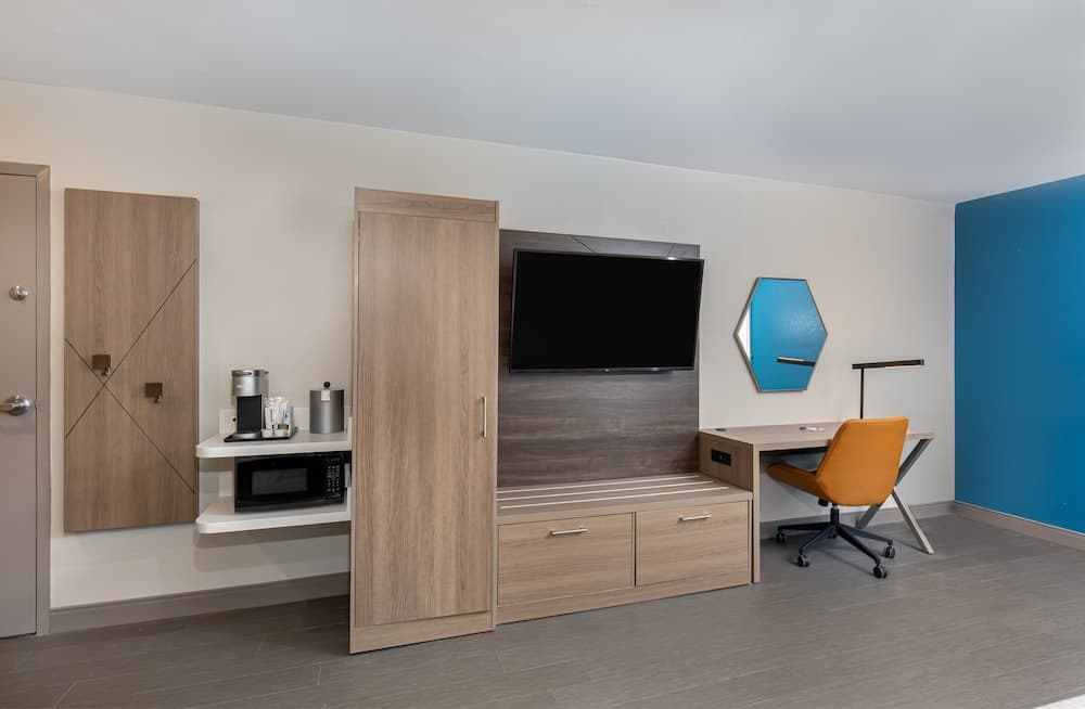 Holiday Inn Express Atlanta Airport - North by IHG