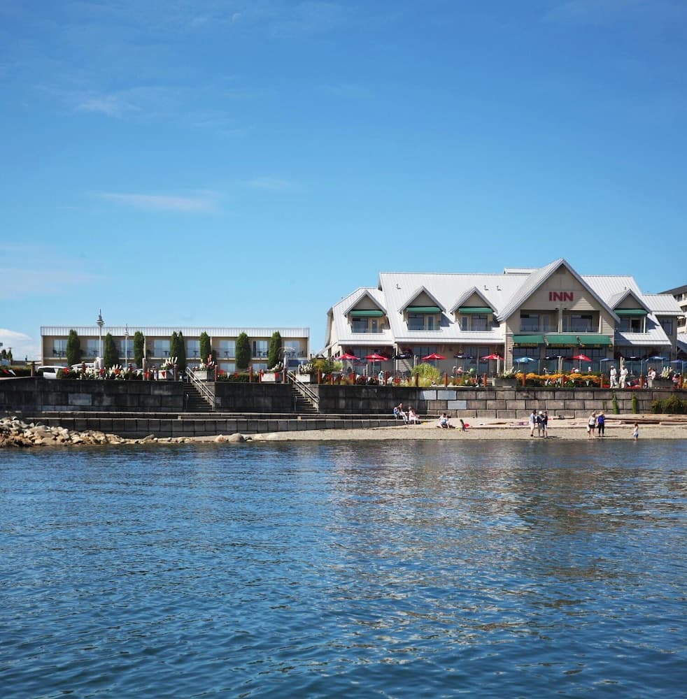 Sidney Waterfront Inn & Suites