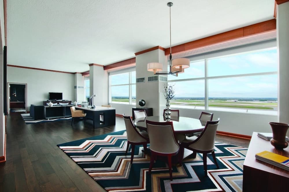 Grand Hyatt DFW - Connected to the airport
