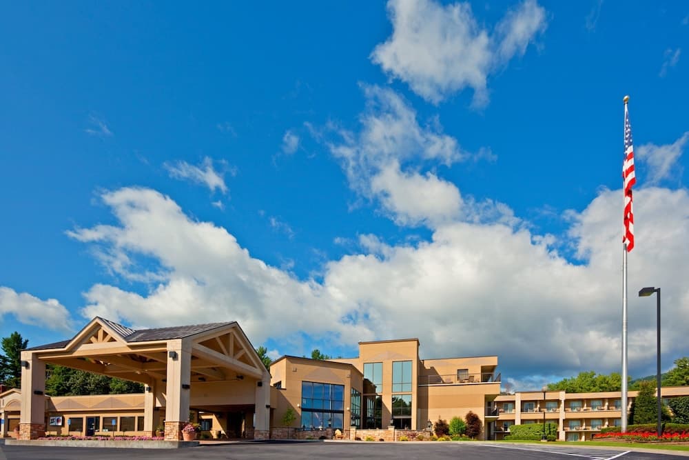 Holiday Inn Resort Lake George - Adirondack Area by IHG