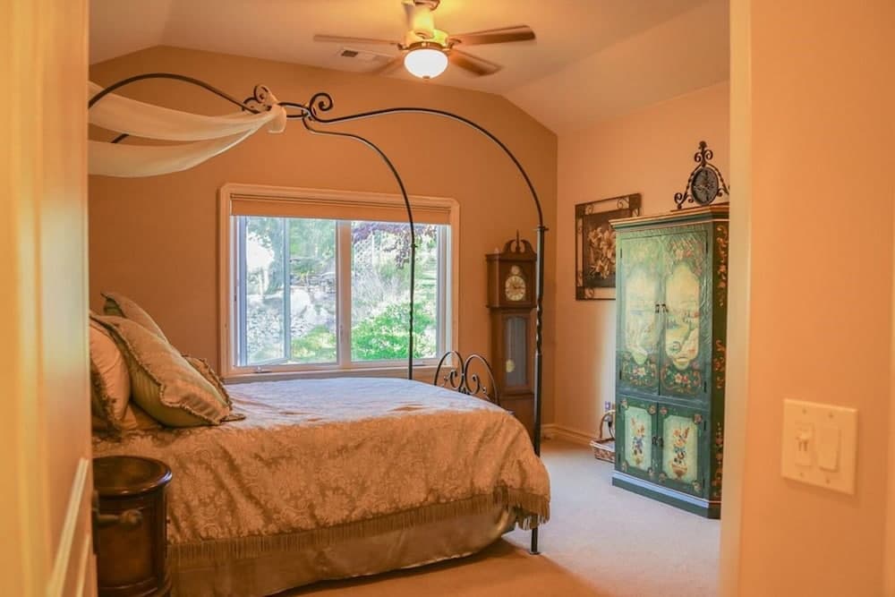 High Ridge Manor
