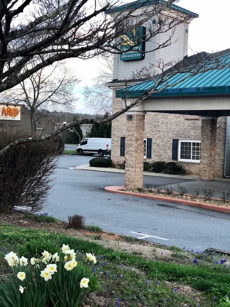 Quality Inn & Suites Hendersonville - Flat Rock