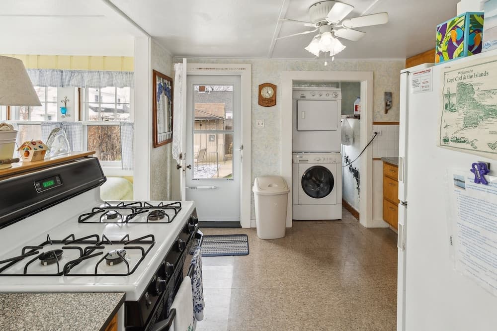 Coastal Cottage Retreat Steps From The Beach 2 Bedroom Cottage