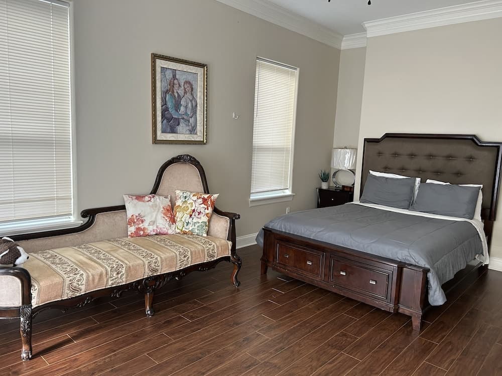 Charming 2 Story Retreat 2 Bedroom Home by RedAwning