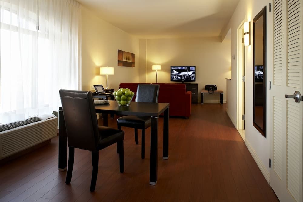 Holiday Inn & Suites Montreal Airport by IHG