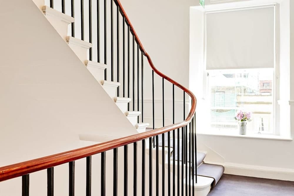JOIVY Luxury George Street Apartments: Edinburgh Suite