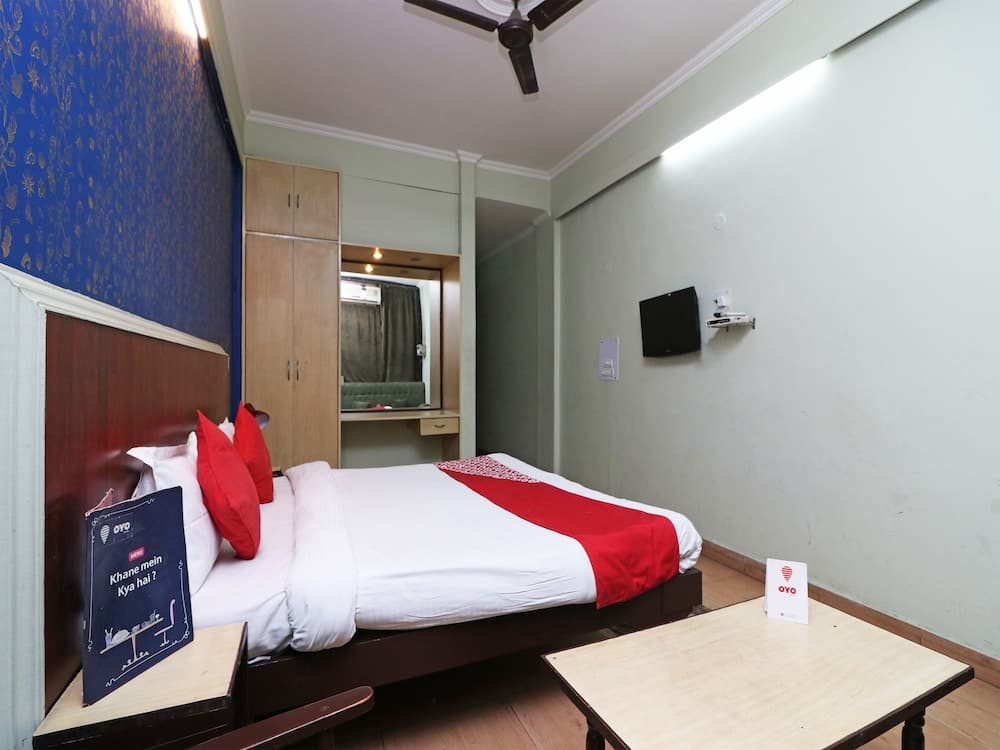OYO 24788 Hotel Samrat