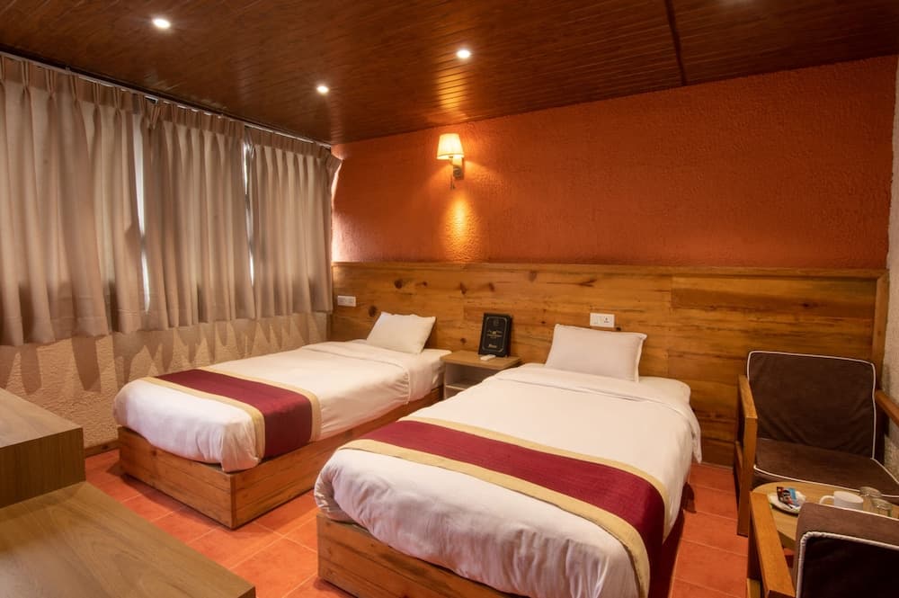 Everest Manla Resort