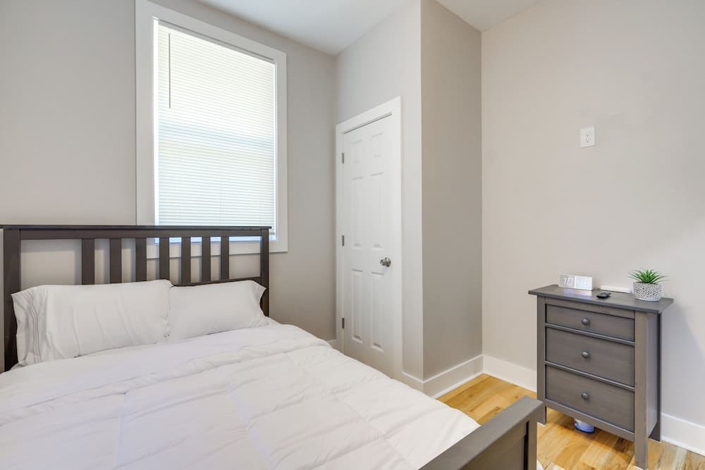 9 Mi to Dtwn Atl: Pet-friendly Apt w/ Yard
