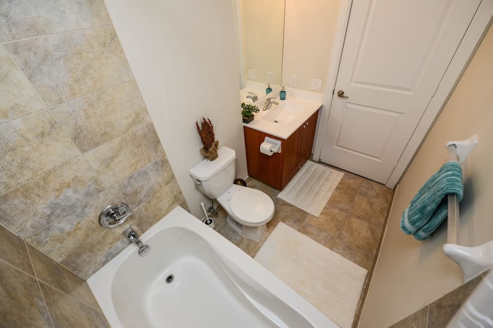 Sarkar Suites - 330 Burnhamthorpe Road