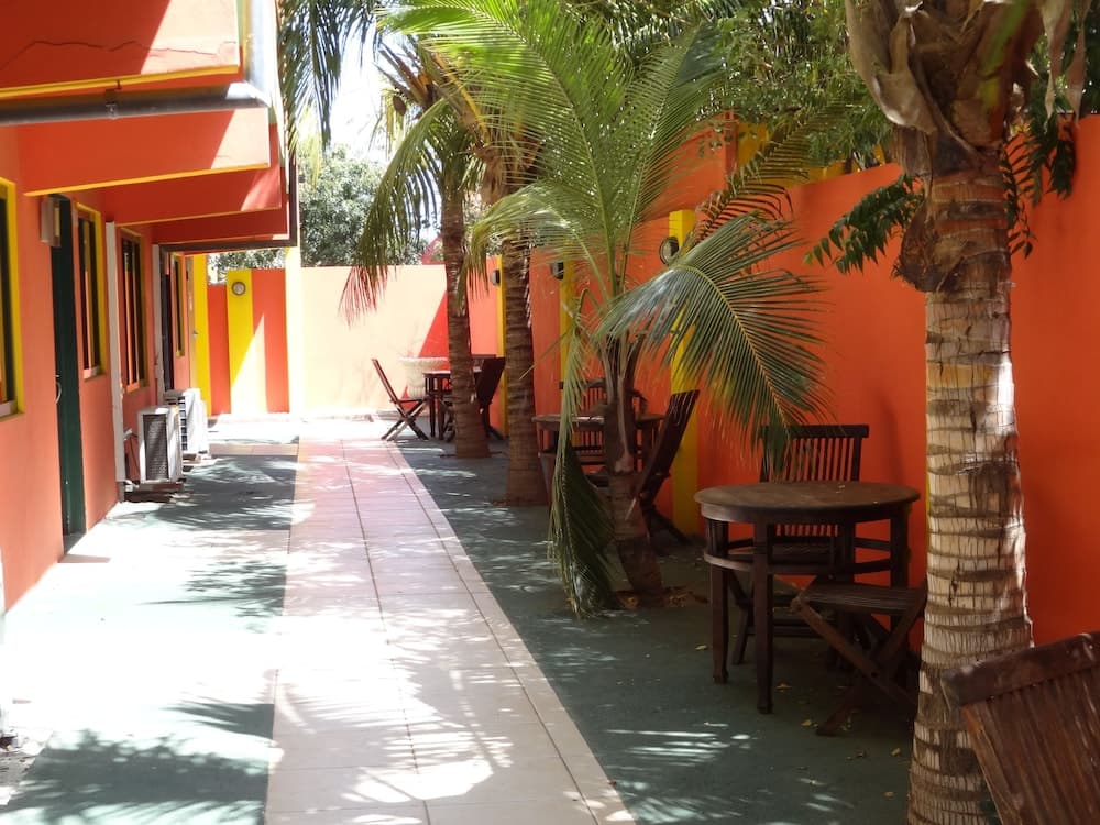 Del Rey Apartments