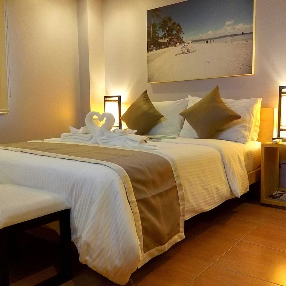 Shore Time Hotel