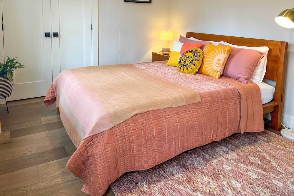 Charming Carrboro Home - Walk to Downtown!