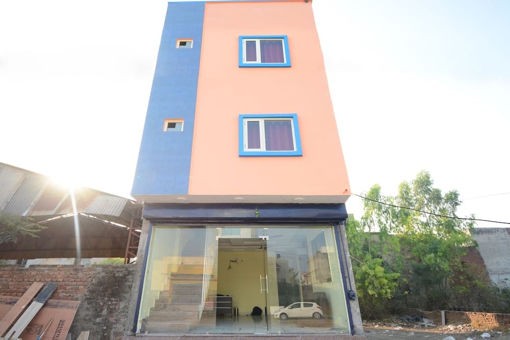 OYO 22993 Hotel Ozas Grand