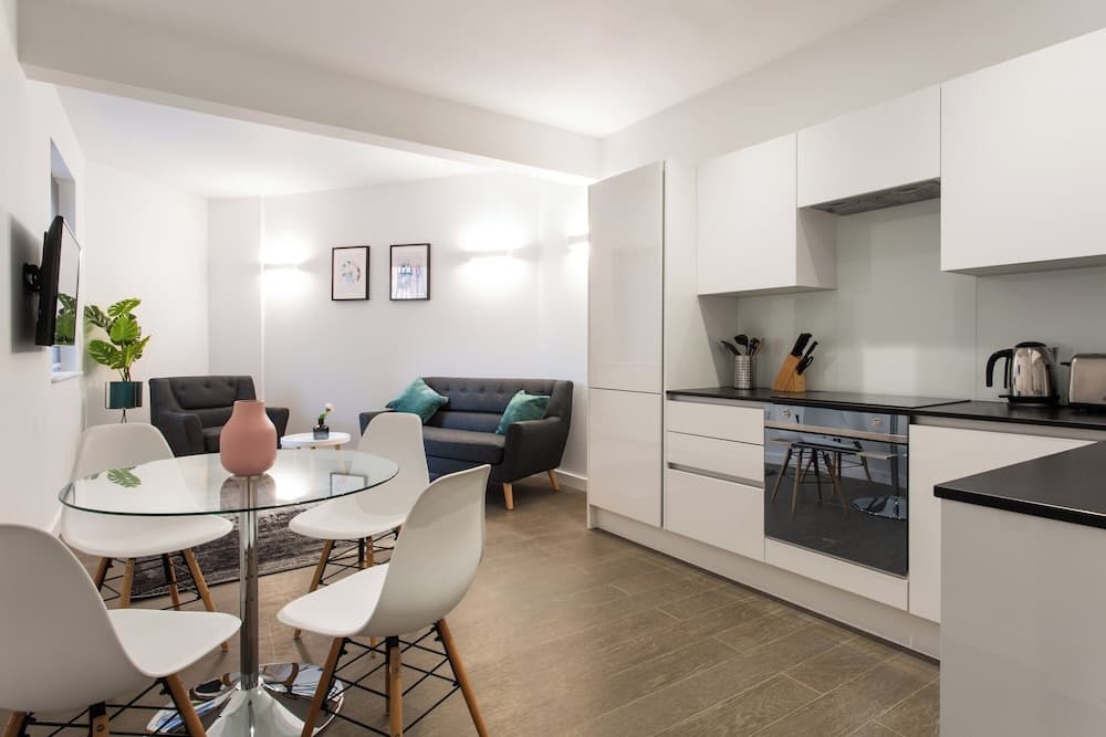 Abbott House by Viridian Apartments