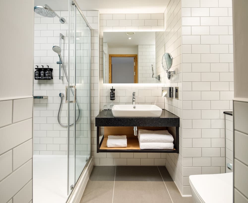 Holiday Inn Manchester Airport by IHG