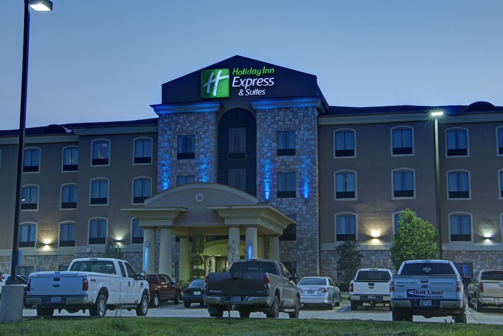 Holiday Inn Express & Suites Paris, Texas by IHG