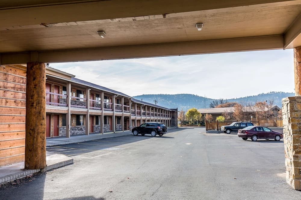 Econo Lodge Inn & Suites Kalispell - Glacier National Park Gateway